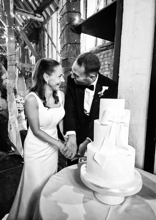 Looking for a Cheap Wedding Cake?  Or Affordable Luxury