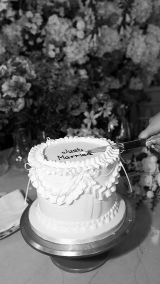 Small Statement Wedding Cakes